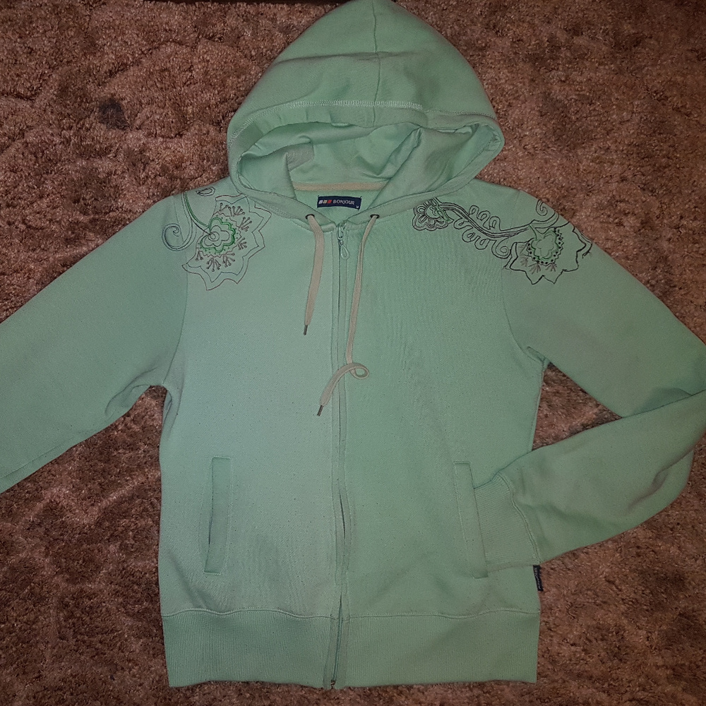 Zipper Sweatshirt Hoodie w/ Embroidered Shoulder